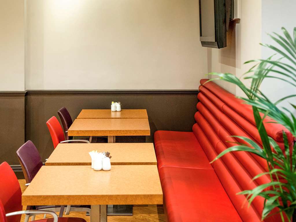 Ibis Leeds Centre Marlborough Street Hotel Restaurant photo